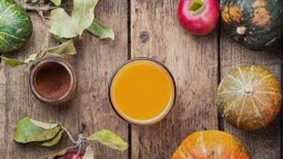 بهارات اليقطين أم عصير التفاح؟ أي مشروب خريفي يفضل لصحتك 	