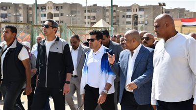  افتتاح الملعب الخماسي بمركز شباب التوفيق ضمن جولة وزير الرياضة بالسويس