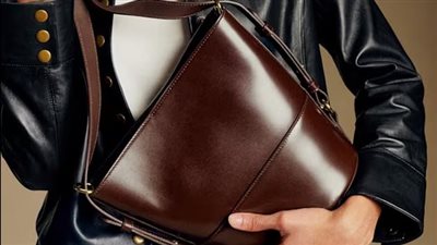 من باريس إلى لندن..حقيبة جاري تسرق الأضواء وتتحول إلى أيقونة الموسم