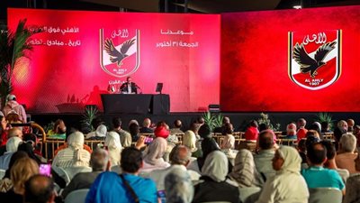 أزمة داخل الأهلي بسبب تأخر زيادة مرتبات العاملين.. والإدارة توضح السبب