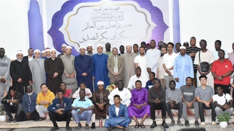 الوافدون بمعسكر أبي