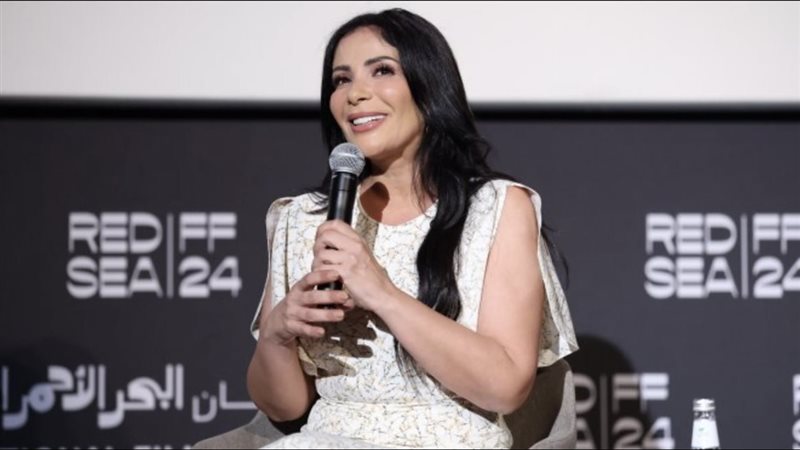 منى ذكي