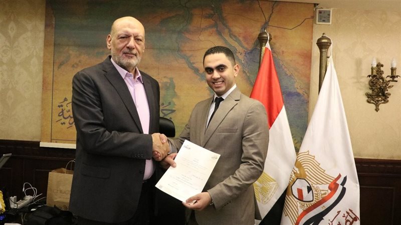  المستشار حسين أبو