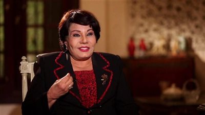 فردوس عبد الحميد تكشف: محمد عبد الوهاب عرض علي دخول عالم الغناء