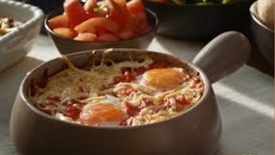 حضري طبق الفول بالبيض في دقائق.. لوجبة مشبعة وصحية 	