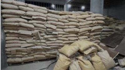 بداخله 680 طن.. ضبط مصنع  لإنتاج الأسمدة الزراعية المغشوشة بالجيزة