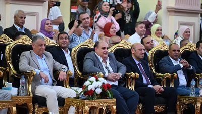 بديفيله كرنفالي مبهج.. إنطلاق مهرجان الإسماعيلية الدولي للفنون الشعبية