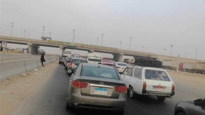 جانب من اغلاق الطريق