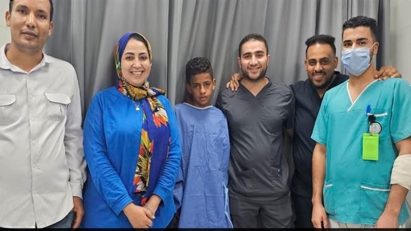 الطاقم الطبي داخل