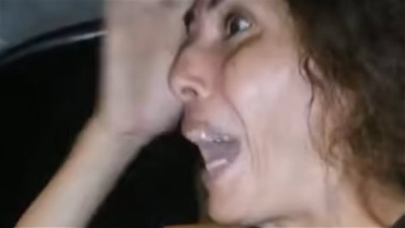 الصحفية مي محمود