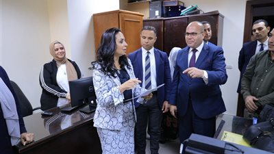 وزيرة التضامن تشهد إجراءات تسليم الأطفال لأسر بديلة كافلة