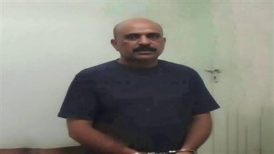 بالكلابشات.. الظهور الأول لمتهم 