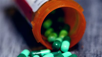 ما حكم بيع الأدوية المرسومة بسعر قديم بسعرها الجديد؟