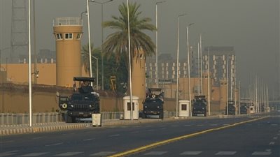 السفارة الأمريكية في بغداد تنفذ تفجيرًا مسيطرًا عليه بمطار بغداد