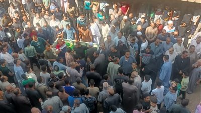 المئات يشيّعون جنازة عامل الرخام المقتول على يد زميله في المنوفية