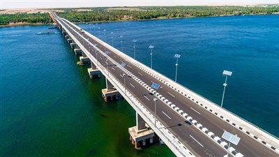 الطرق والكباري تنفي وجود أي أضرار بكوبري محور كلابشة على النيل