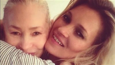 كيت موس تنعي محررة الأزياء العالمية والمصورة ميلاني وارد