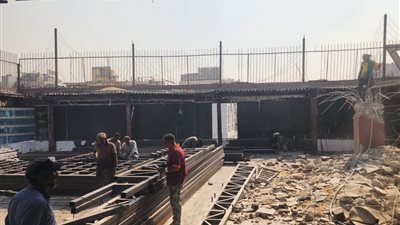 جهاز القاهرة الجديدة يوقف مخالفات بمول ويزيل تعديات بآخر بالتجمع الخامس 