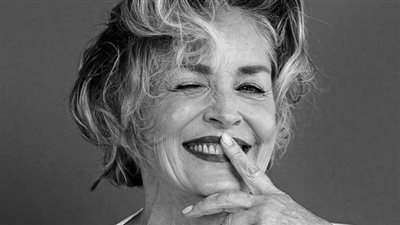 شارون ستون في الـ67.. سر الجمال الأبدي مقابل 8 جنيهات إسترلينية فقط!