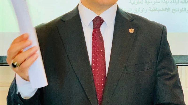 الدكتور عربي أبو