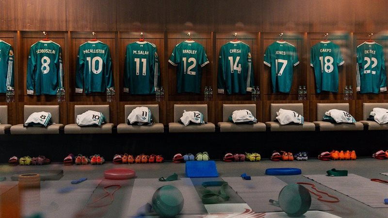 غرقة ملابس ليفربول