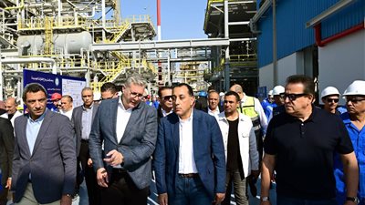 رئيس الوزراء يفتتح مشروع استرجاع الغازات بشركة 