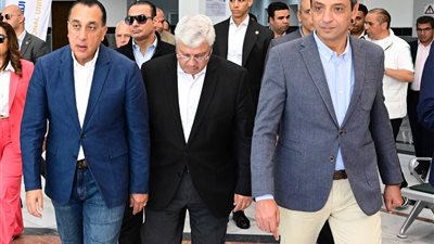 رئيس الوزراء يستعرض الموقف التنفيذي لأبرز المشروعات والمبادرات بمحافظة السويس