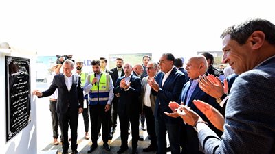 رئيس الوزراء يفتتح مصنع 