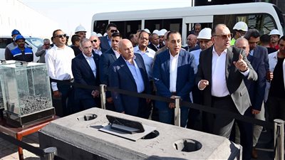 رئيس الوزراء يشهد إعادة تشغيل مصنع الشركة المصرية لبلوكات الأنود الكربونية 