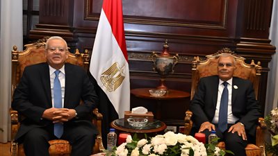 رئيس النواب يهنئ رئيس الشيوخ الجديد عصام فريد بمقر المجلس