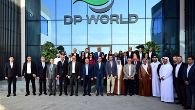 رئيس الوزراء يفتتح مستودع موانئ دبي العالمية 