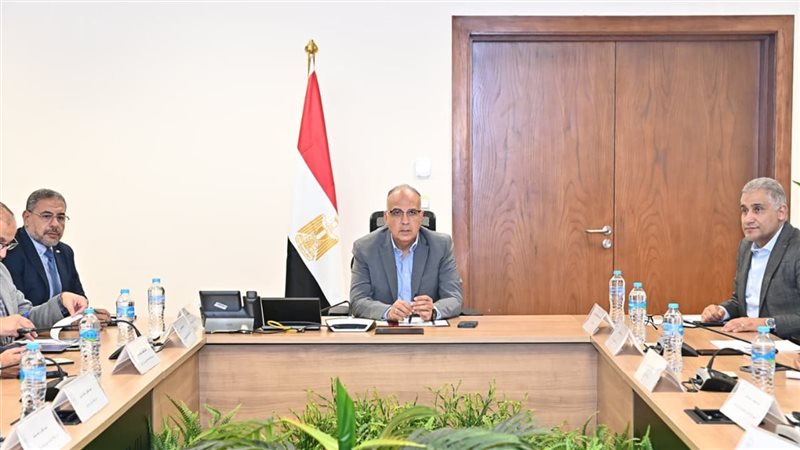 وزير الموارد المائية