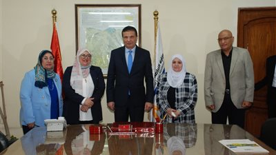 وزير الزراعة يلتقي عددًا من باحثي 