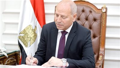 محافظ القاهرة يوجه بتخصيص جزء من الإذاعة المدرسية لتعريف الطلاب بالمتحف المصري