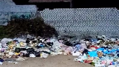 الأهالى شيدوه والمجلس المحلى أزاله.. حكاية سور أمام مدرسة عمرو بن العاص