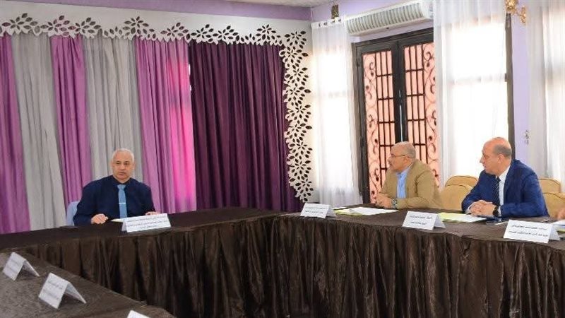 خلال الاجتماع 