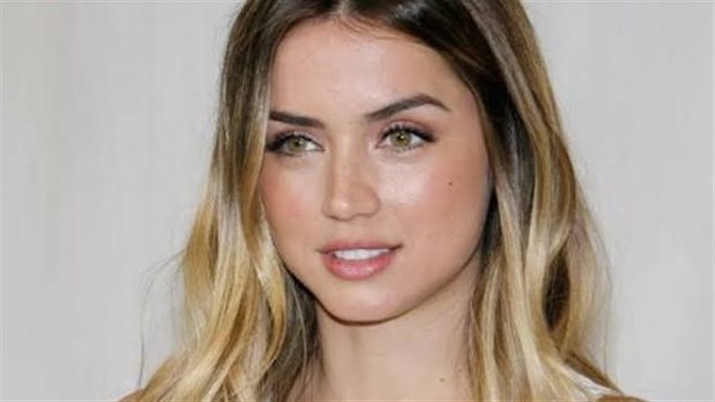 بشرة نجمات هوليوود