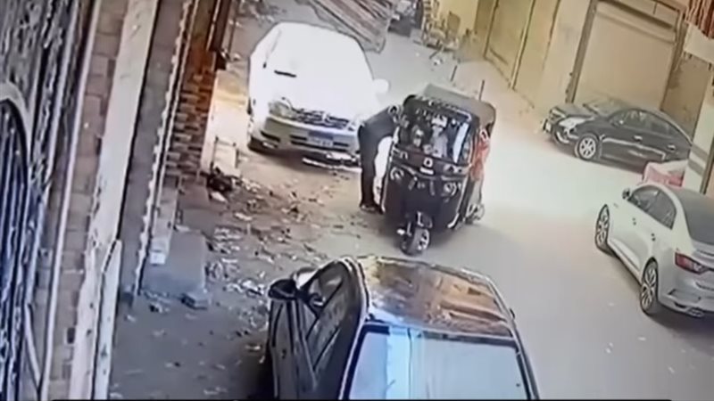 مشهد من الفيديو