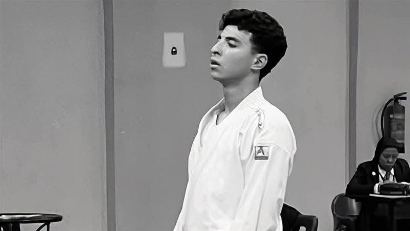 لاعب الكاراتيه