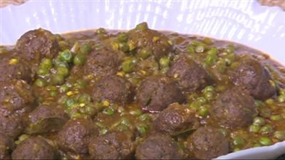 طريقة عمل كرات اللحم بالبسلة والكاري على الطريقة المنزلية 	