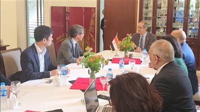  وزير الاتصالات يبحث مع شركات عالمية الاستثمار في مجالات الاتصالات 