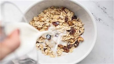 الشوفان مع اللبن.. وصفة سهلة لنظام غذائي صحي متوازن