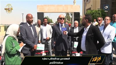 تكلفة الواحد 25 ألف جنيه.. تامر أمين يشيد بمبادرة توزيع 20 كرسيا متحركا
