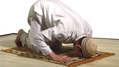 هل يجب إعادة الصلاة؟.. تعرف على حكم من شك بالتسليم