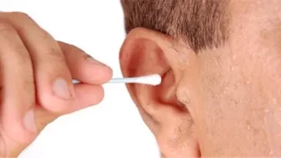 انسداد الأذن بالماء.. كيف يمكن التعامل معها منزليًا ؟