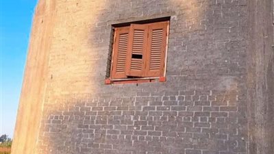 القبض على المتهم بسرقة 20 جوز حمام وأدوات الكهربائية بالمحلة