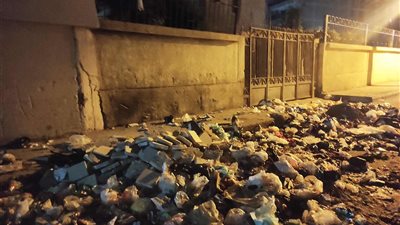 الزبالة تحاصر مدارسنا .. أهالي الحناوى بالزقازيق يستغيثون من انتشار القمامة 