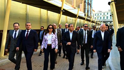 رئيس الوزراء يفتتح مشروع تطوير سوق العتبة بعد اكتمال الأعمال وإعادة تأهيلها
