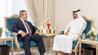 السفير وليد فهمي الفقي يلتقي وزير العدل القطري إبراهيم المهندي