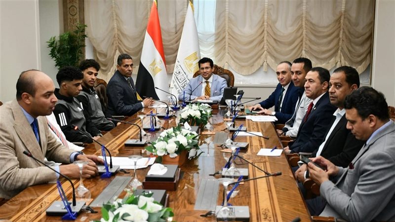 وزير الرياضة يكرم